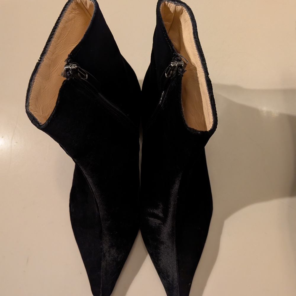 Uber Chic Diane B Milano BLK Velvet Ankle Boots | EUR 37